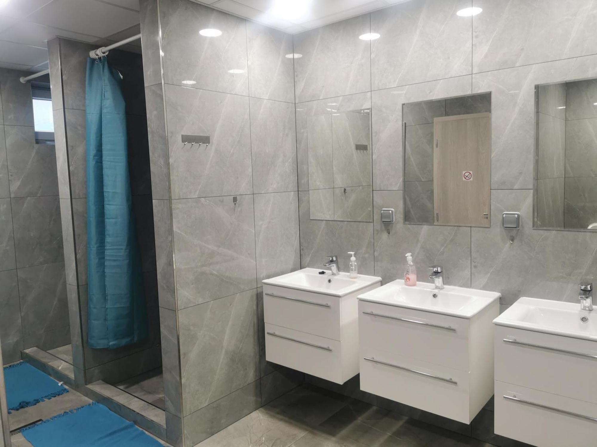 Living Bratislava & Bus Station & Mlynske Nivy Apartment ภายนอก รูปภาพ