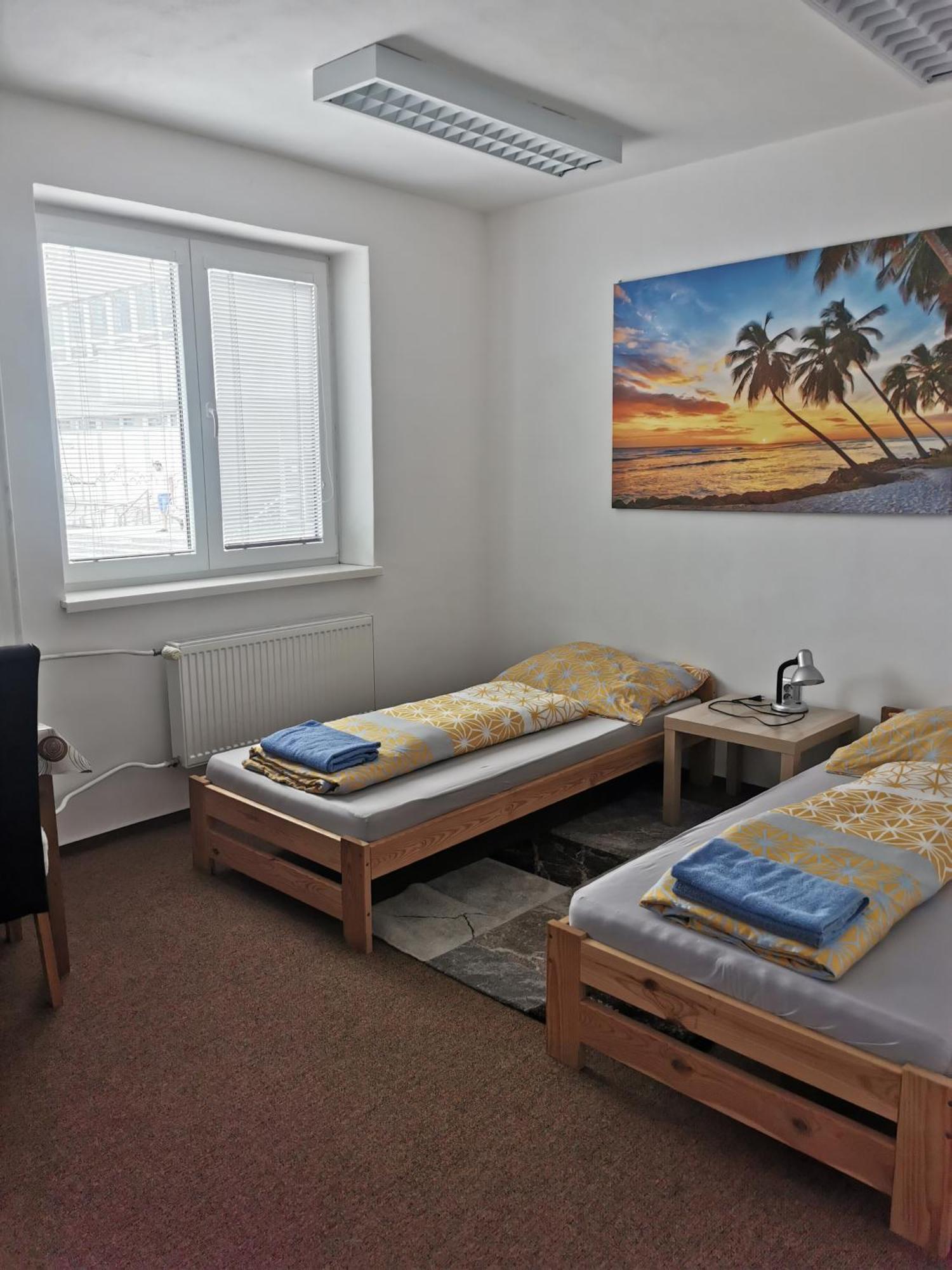 Living Bratislava & Bus Station & Mlynske Nivy Apartment ภายนอก รูปภาพ