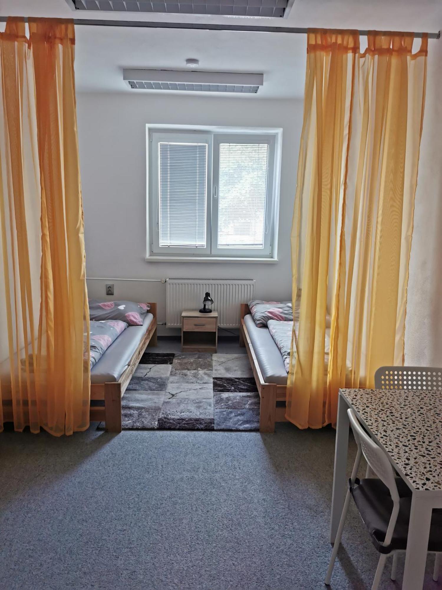 Living Bratislava & Bus Station & Mlynske Nivy Apartment ภายนอก รูปภาพ